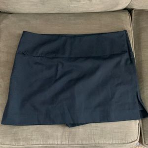 Smallwoods yacht navy skort size 10